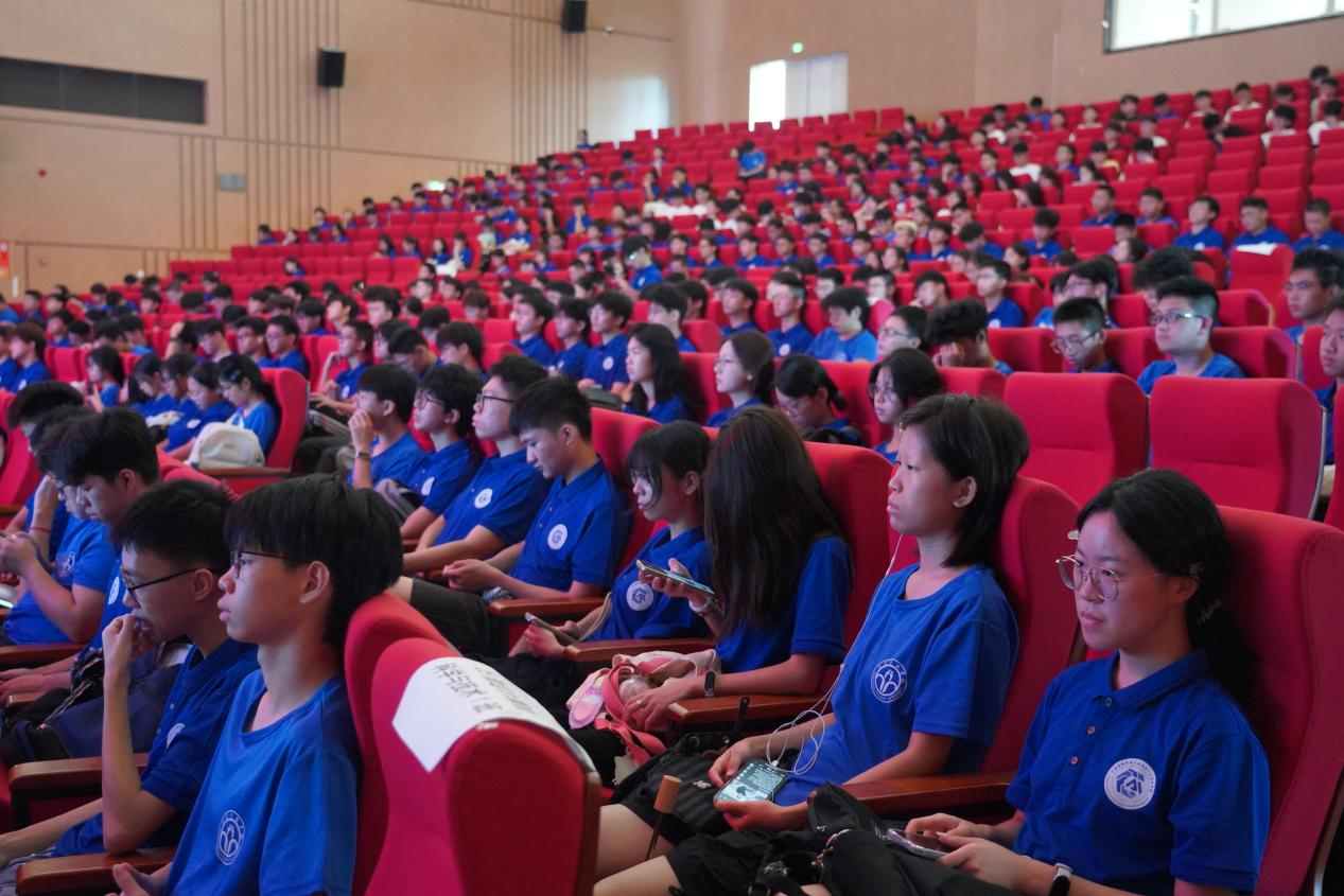 筑梦新征程，启航新未来：球速体育召开2025级新生入学教育大会暨秋季学期思政“第一课”