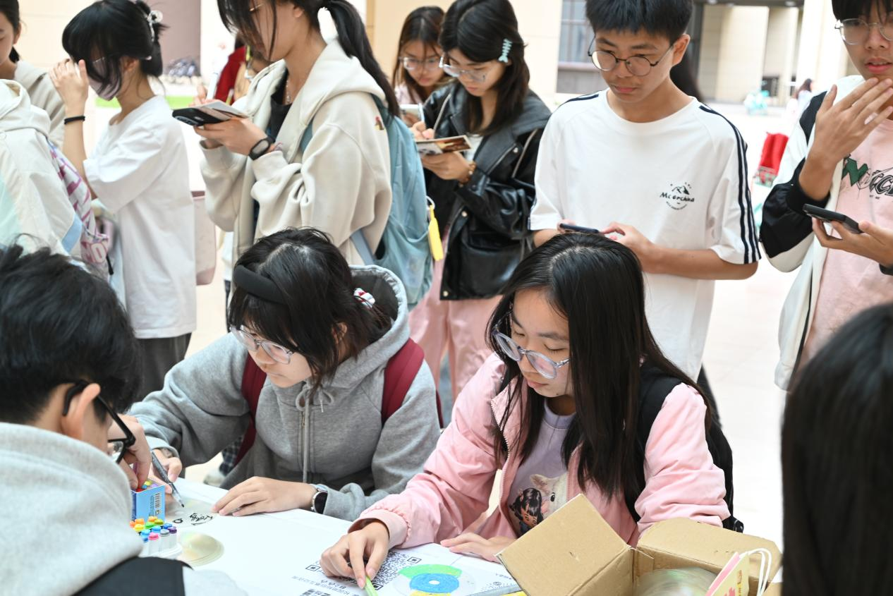 科技赋能文化，创新点亮校庆